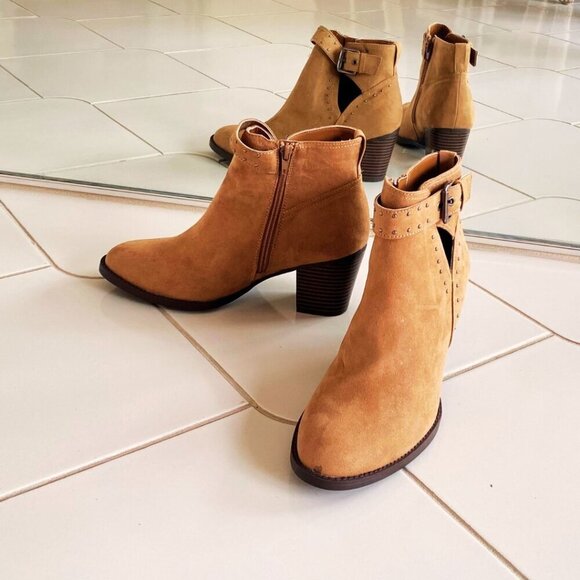 NWOT Market & Spruce O'Hara Studded Bootie, Tan, Size 9 - Picture 3 of 13
